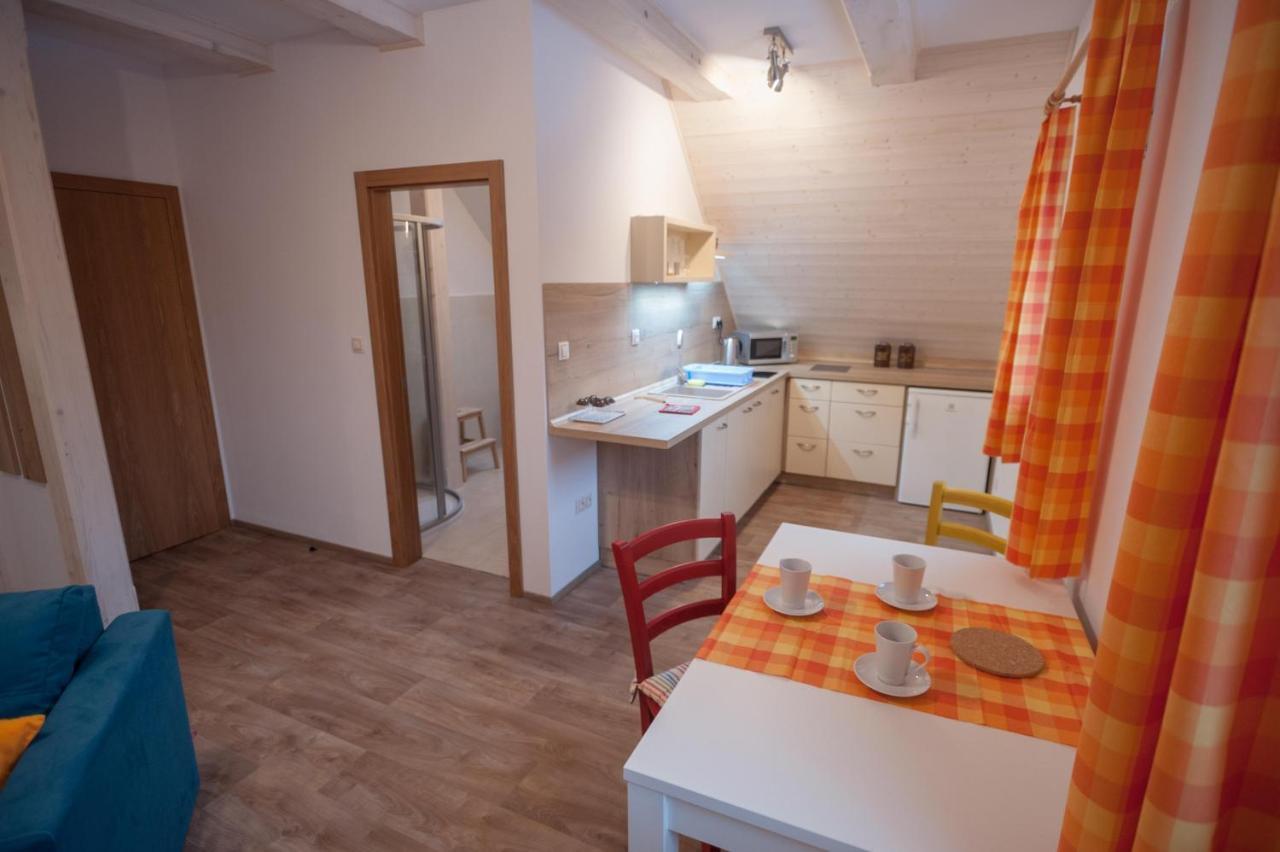 Roubenka Bílá Apartamento Exterior foto