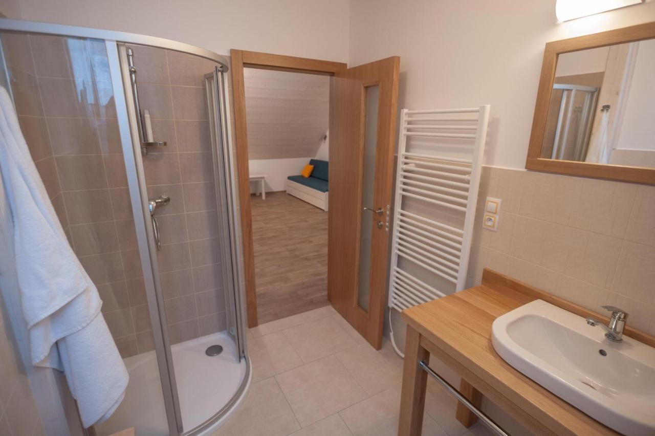 Roubenka Bílá Apartamento Exterior foto