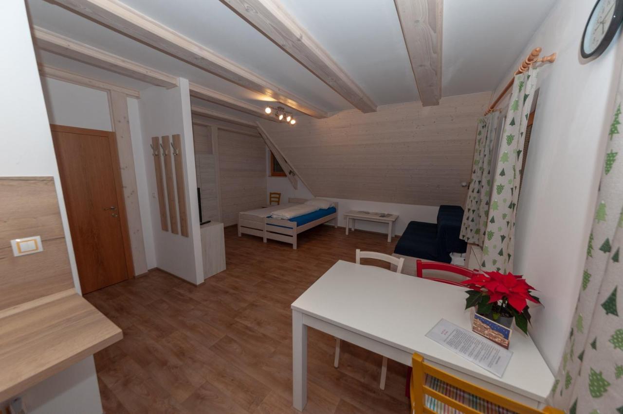 Roubenka Bílá Apartamento Exterior foto