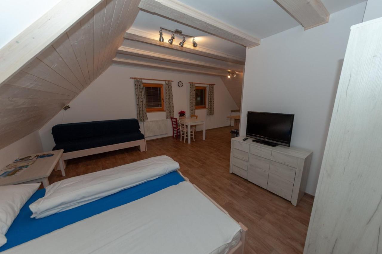 Roubenka Bílá Apartamento Exterior foto