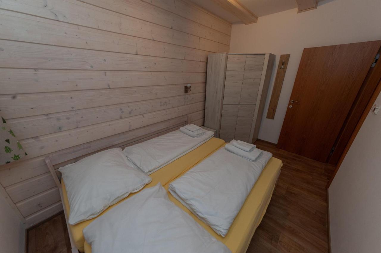 Roubenka Bílá Apartamento Exterior foto